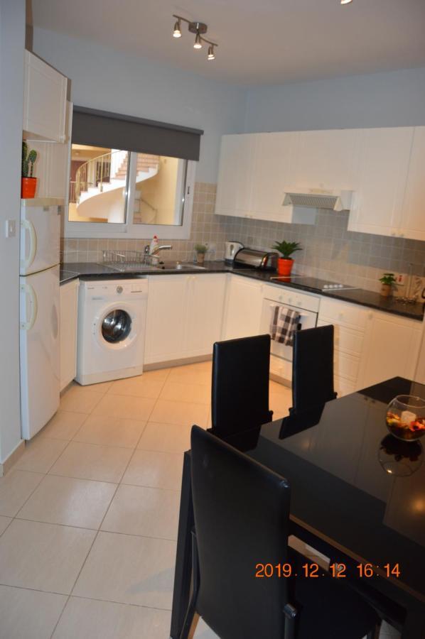 Luxury Apartment Paphos Exterior photo